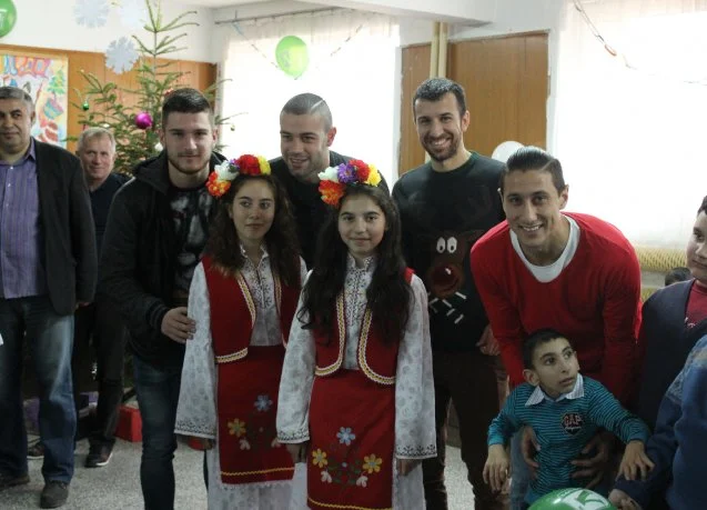 Лудогорец зарадва ученици в Кубрат
