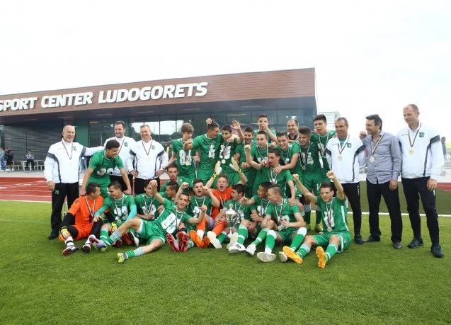 The champions Ludogorets U17 scored the 100th goal in the elite group and lift the trophy