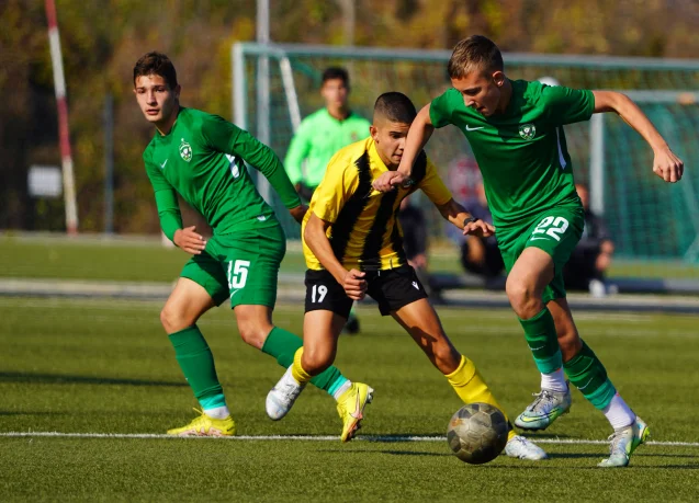 И с 10 души "орлите" от U14 оскубаха "канарчетата"