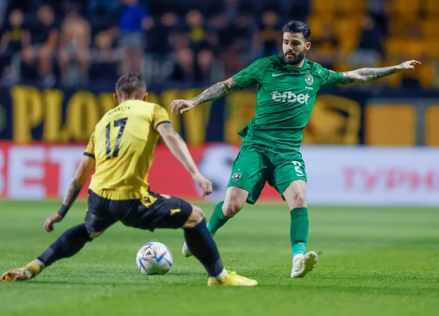 Spanish defender to play on loan at West Bromwich Albion