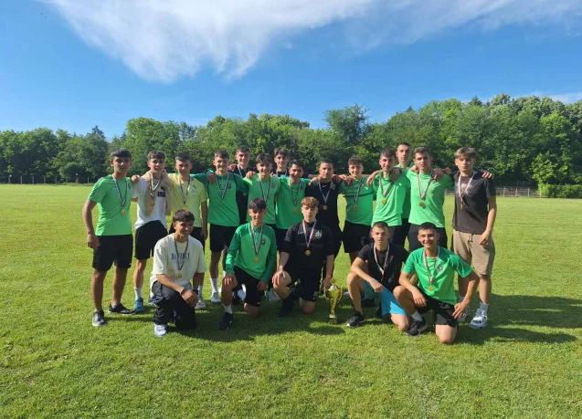 Вторият отбор на Лудогорец U16 вдигна купата в края на сезона