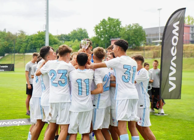 Юношите на ФКСБ вдигнаха купата за първо място на „VIVACOM CUP 2024“