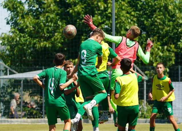 Лудогорец U14 впечатли с победа над по-големите момчета от Янтра (Габрово) U15